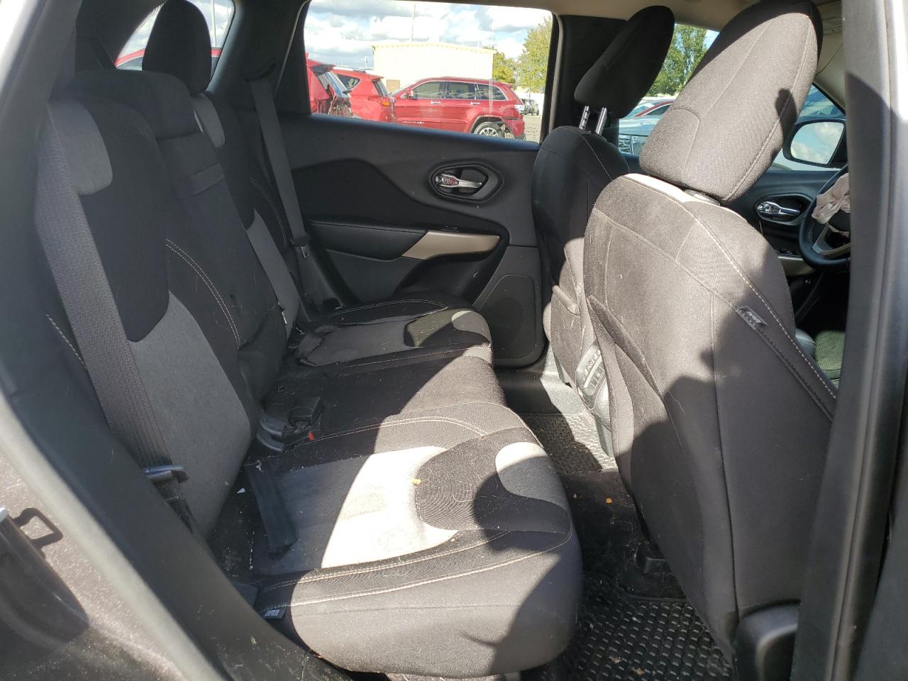 2018 Jeep Cherokee Latitude VIN: 1C4PJLCB3JD551818 Lot: 87363305