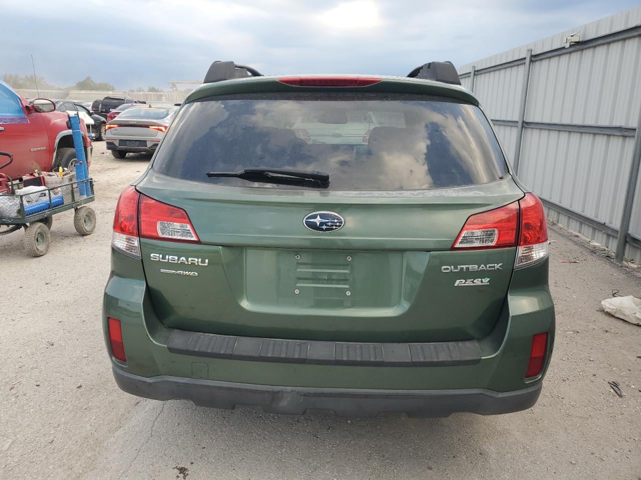 2013 Subaru Outback 2.5I Premium VIN: 4S4BRBCC8D3282212 Lot: 86215345