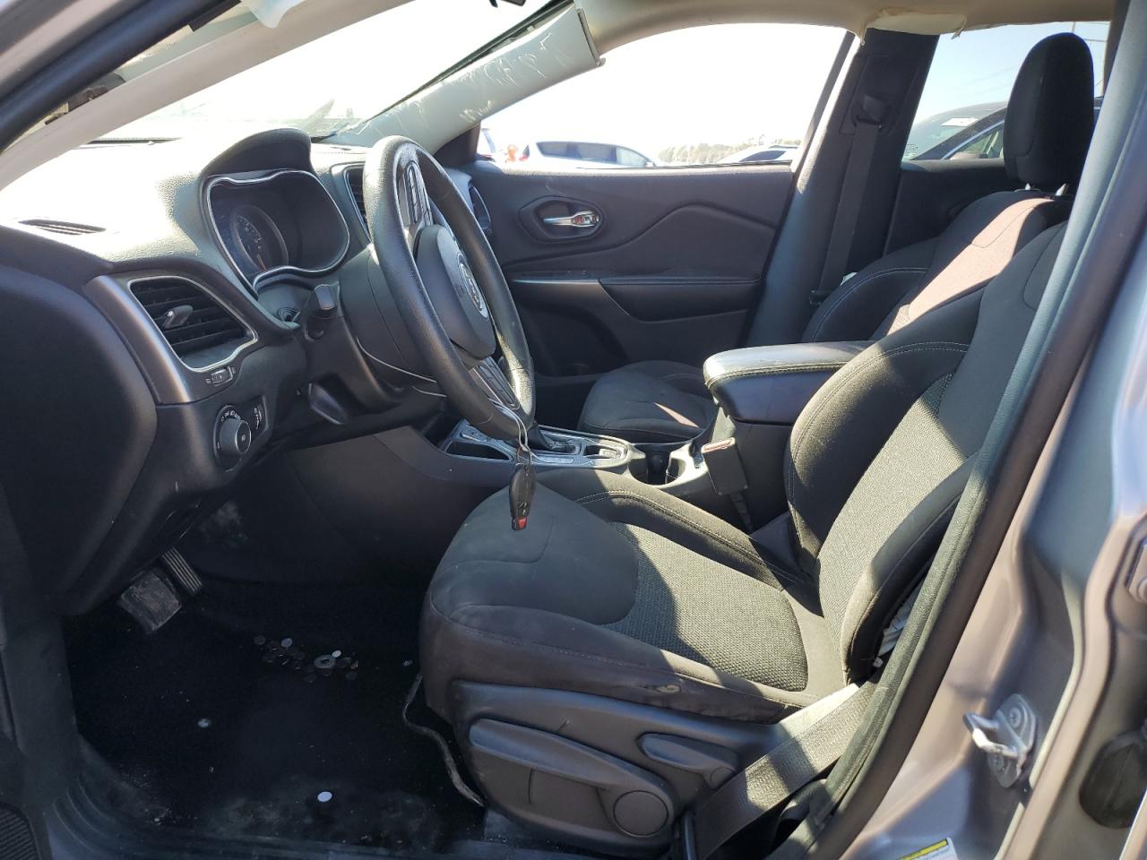 2019 Jeep Cherokee Latitude VIN: 1C4PJLCB6KD301037 Lot: 86149225