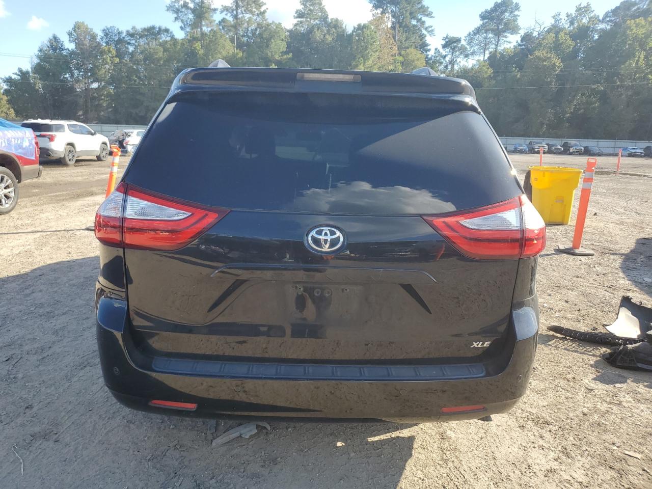 2015 Toyota Sienna Xle VIN: 5TDYK3DC6FS680513 Lot: 86471285