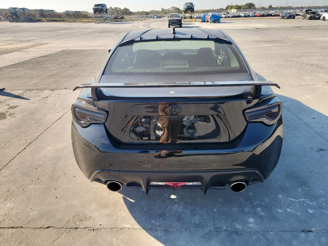 2017 Toyota 86 Base VIN: JF1ZNAA16H9705887 Lot: 82382155