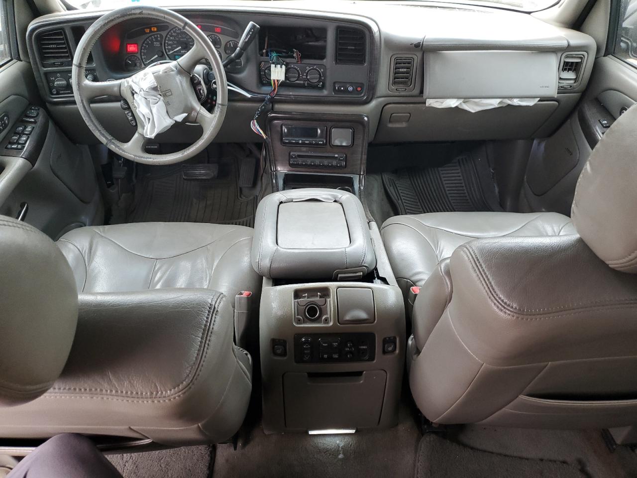 2002 GMC Denali Xl K1500 VIN: 1GKFK66UX2J126126 Lot: 86160135