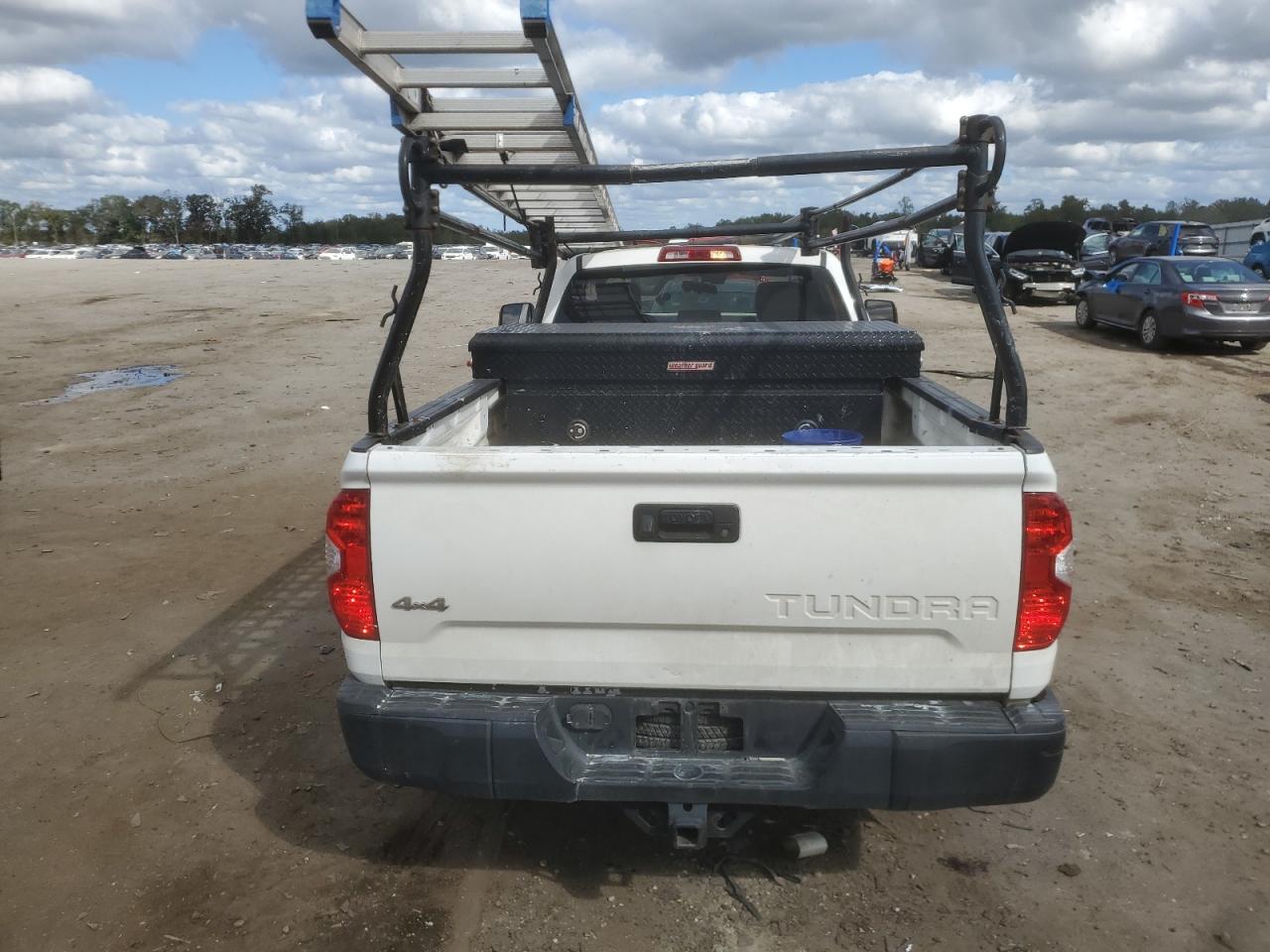 2018 Toyota Tundra Double Cab Sr VIN: 5TFCY5F15JX023611 Lot: 82424375