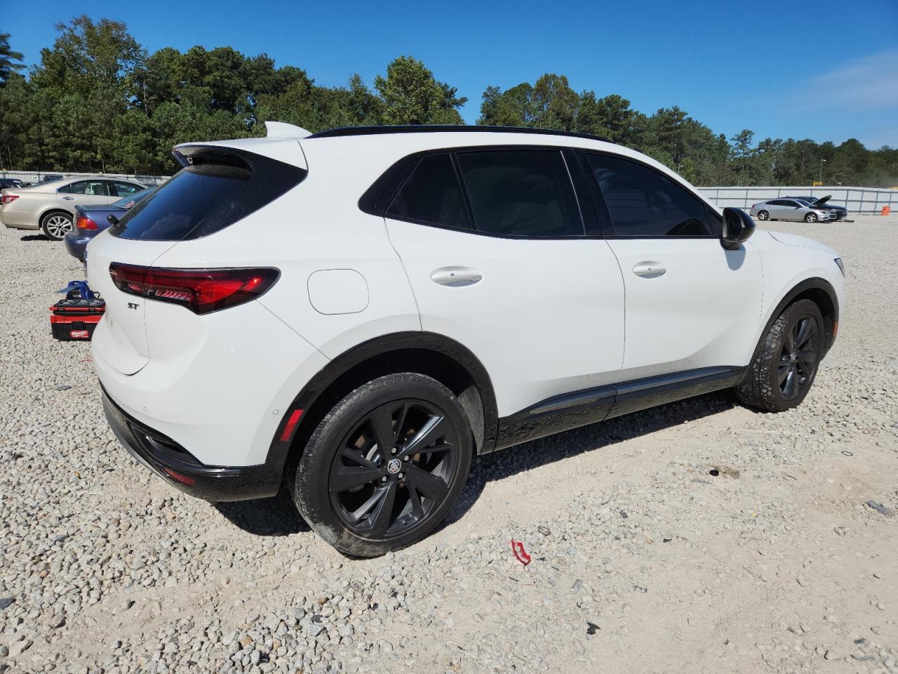 2022 Buick Envision Essence VIN: LRBFZNR47ND070323 Lot: 84762035