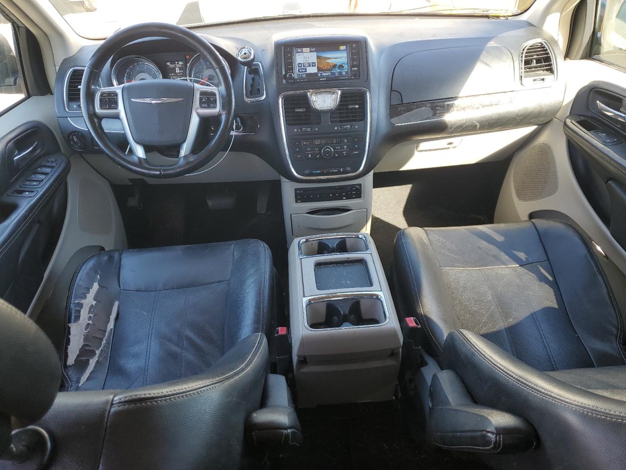 2011 Chrysler Town & Country Touring L VIN: 2A4RR8DG8BR784787 Lot: 82534955