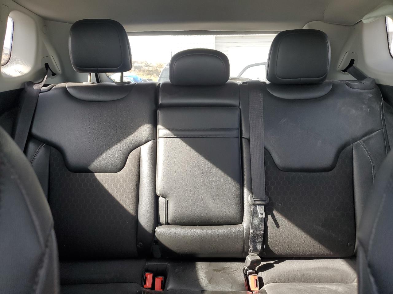 2018 Jeep Compass Latitude VIN: 3C4NJDBB1JT359743 Lot: 90902295