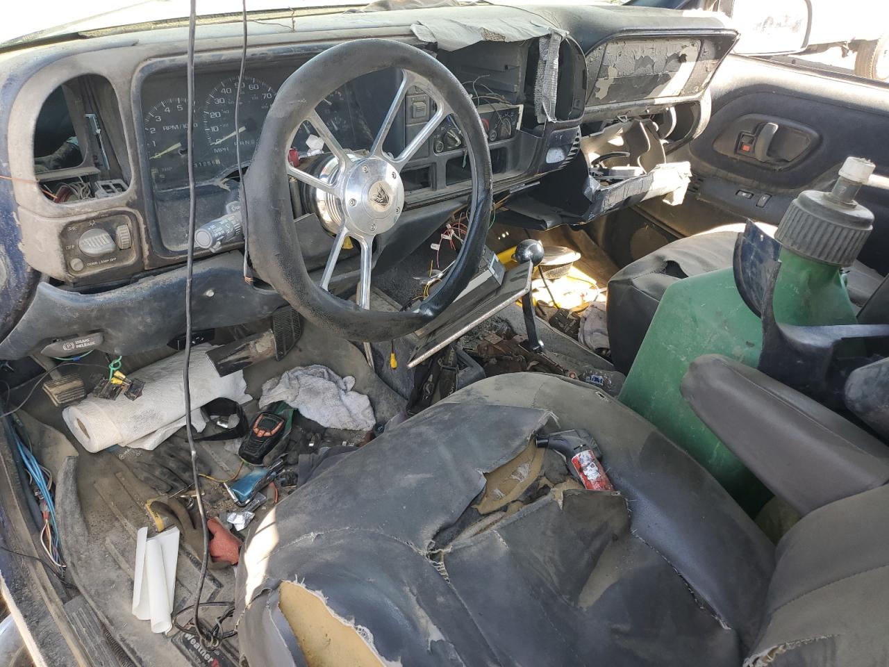 1993 GMC Yukon VIN: 1GKEK18K6PJ733450 Lot: 84430605