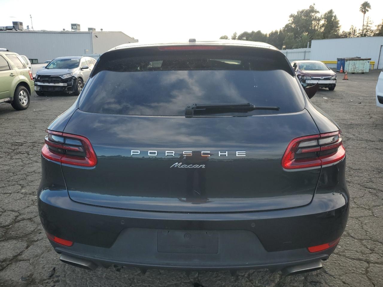2017 Porsche Macan VIN: WP1AA2A59HLB07757 Lot: 82656875