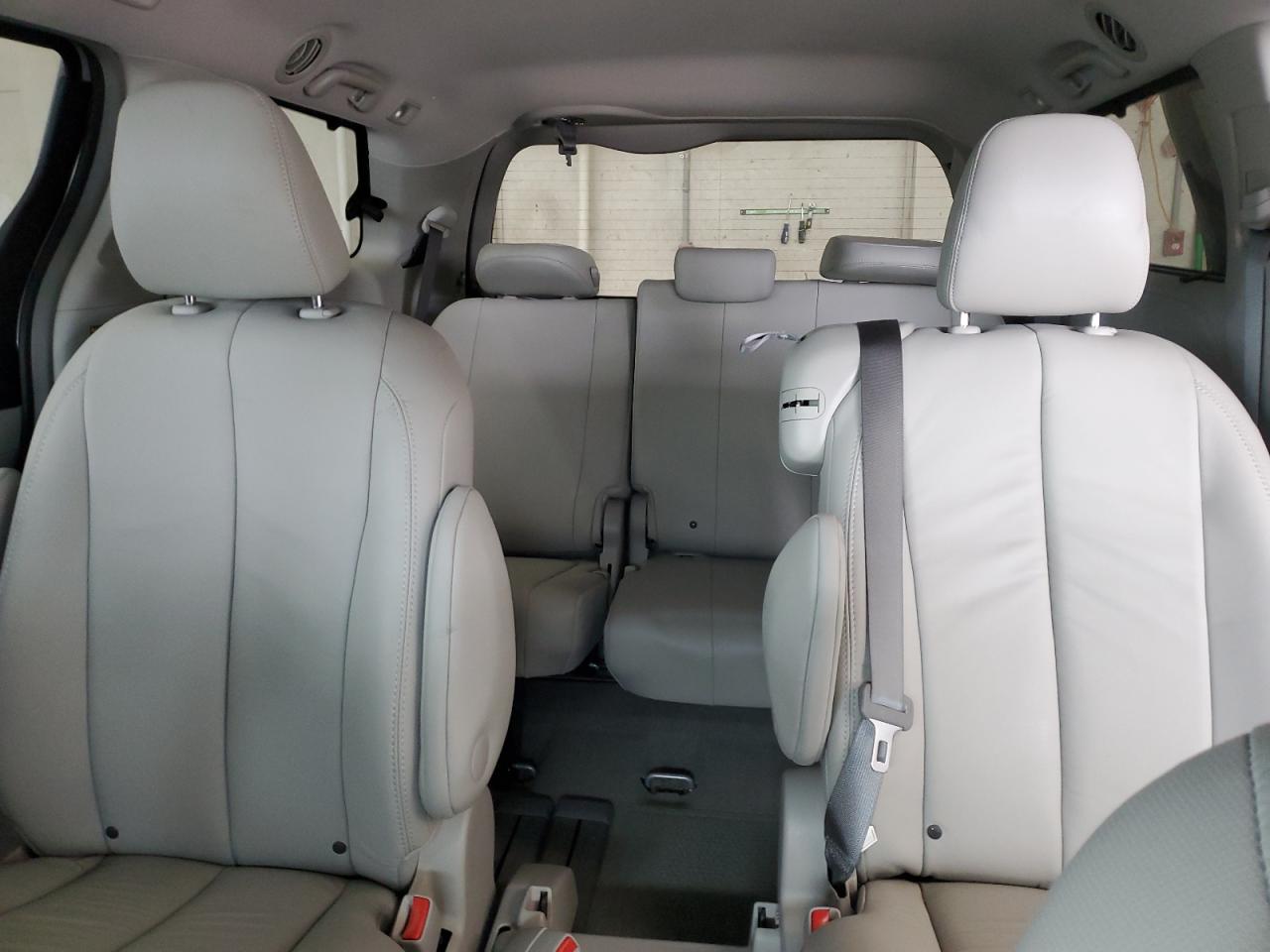 2013 Toyota Sienna Xle VIN: 5TDYK3DCXDS402646 Lot: 85717545