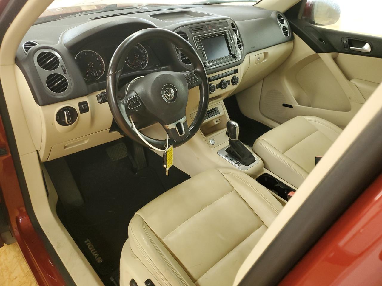 2016 Volkswagen Tiguan S VIN: WVGAV7AXXGW044858 Lot: 83878325