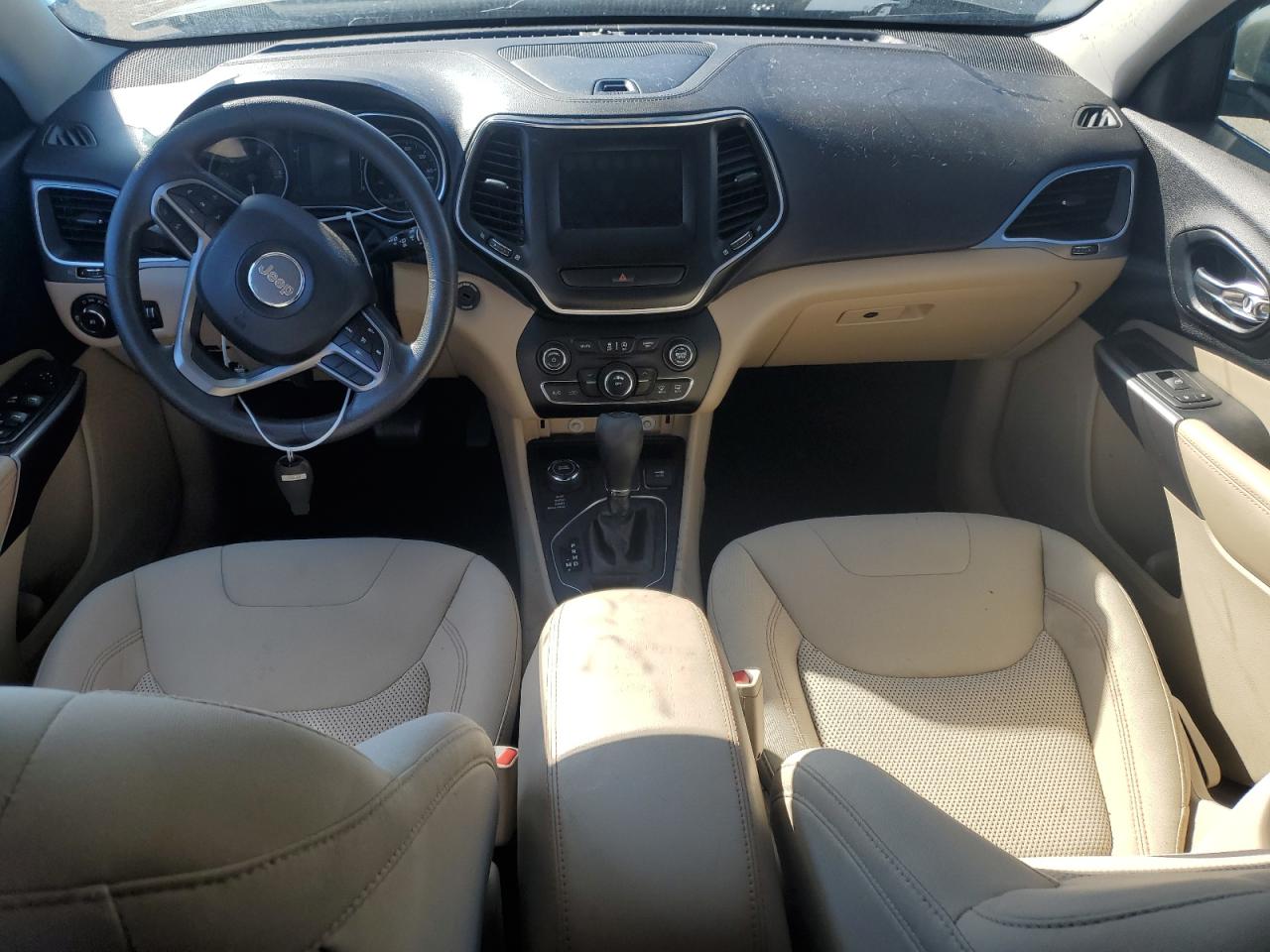 2019 Jeep Cherokee Latitude VIN: 1C4PJMCX9KD231812 Lot: 71564595