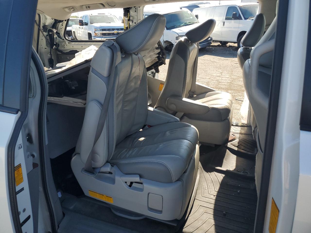 2014 Toyota Sienna Xle VIN: 5TDYK3DC9ES452147 Lot: 84392215