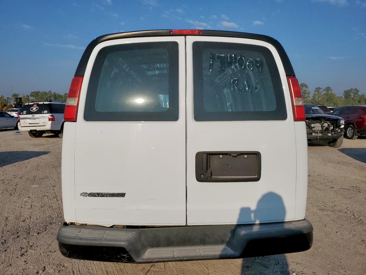 2018 Chevrolet Express G3500 VIN: 1GCZGHFG7J1165402 Lot: 84300385