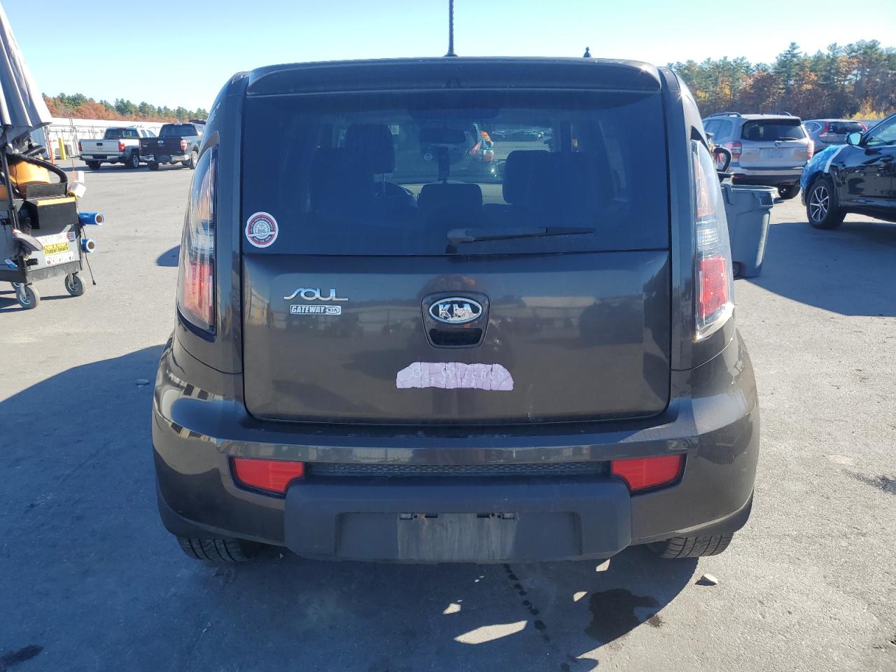 2011 Kia Soul + VIN: KNDJT2A20B7220546 Lot: 90306965
