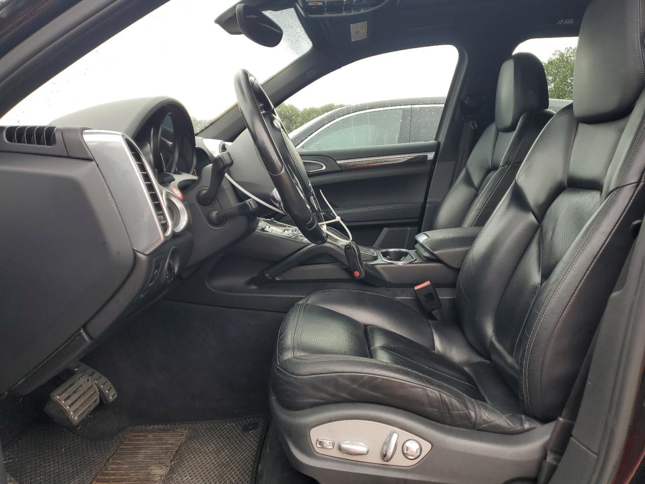 2011 Porsche Cayenne S VIN: WP1AB2A2XBLA55985 Lot: 84407915