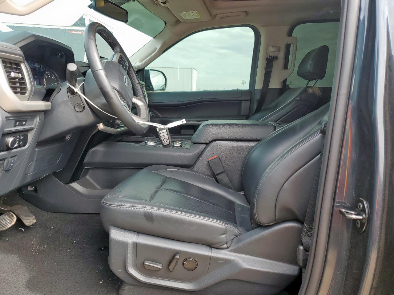 2024 Ford Expedition Xlt VIN: 1FMJU1J83REA72163 Lot: 85383575