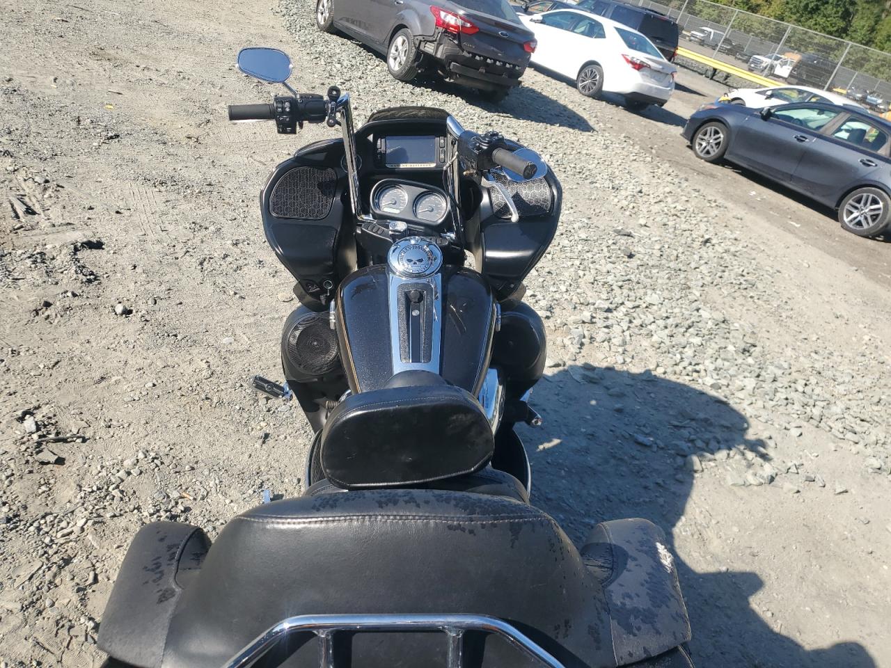 2017 Harley Davidson Fltru Road Glide Ultra VIN: 1HD1KGD11HB688275 Lot: 85077925