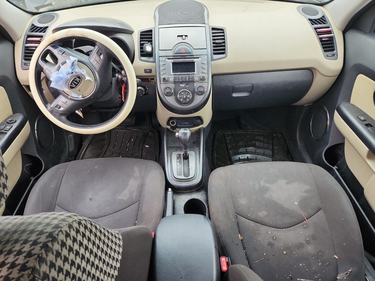 2010 Kia Soul + VIN: KNDJT2A22A7136839 Lot: 86473555