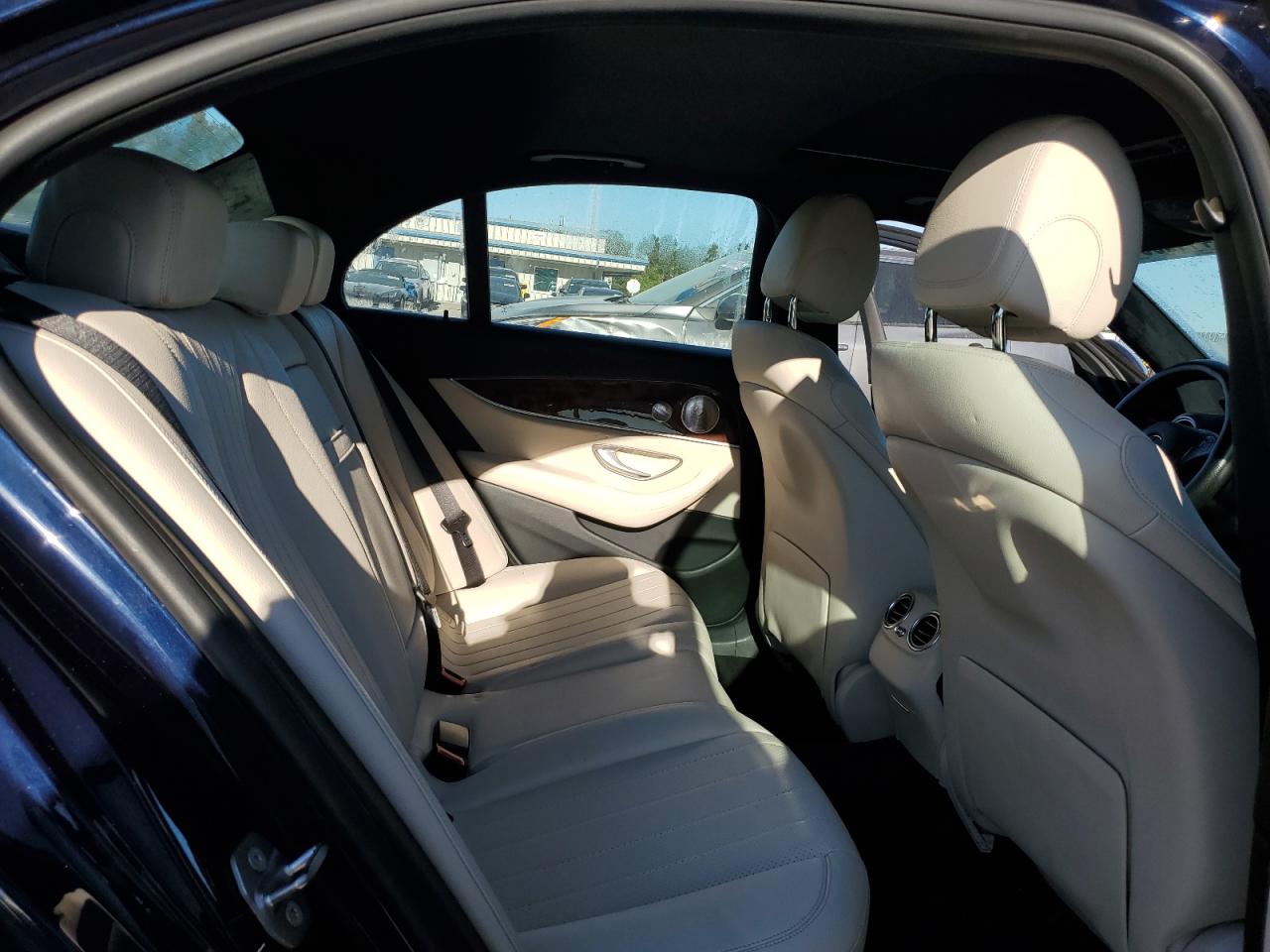 2017 Mercedes-Benz E 300 VIN: WDDZF4JB7HA055439 Lot: 87444095