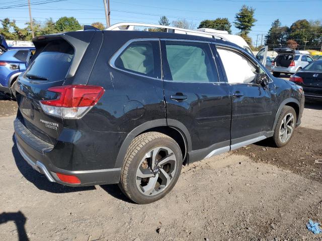  SUBARU FORESTER 2022 Черный