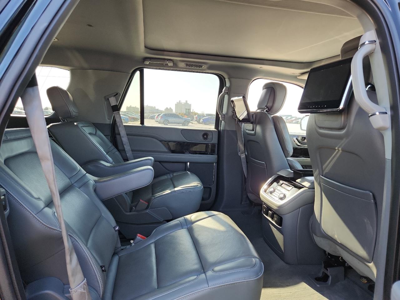 2018 Lincoln Navigator Select VIN: 5LMJJ2HT2JEL13852 Lot: 85717555