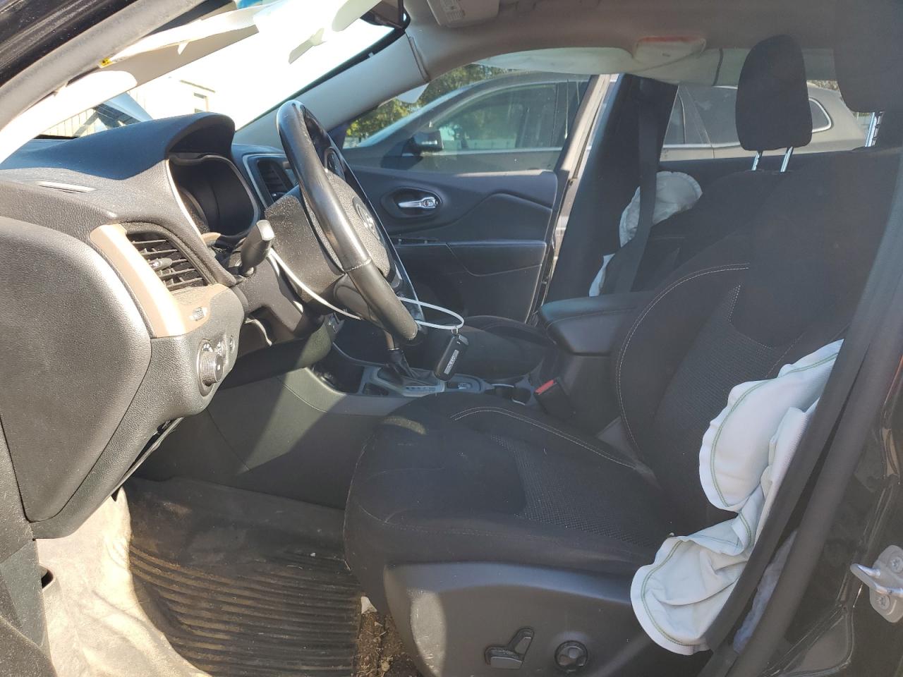 2016 Jeep Cherokee Latitude VIN: 1C4PJLCS4GW256966 Lot: 86080745