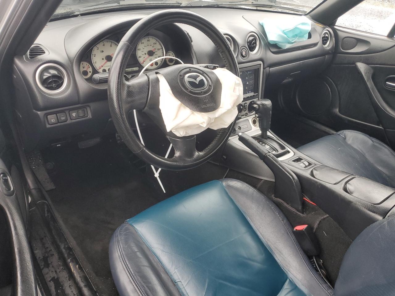 2004 Mazda Mx-5 Miata Base VIN: JM1NB353840402455 Lot: 86478215