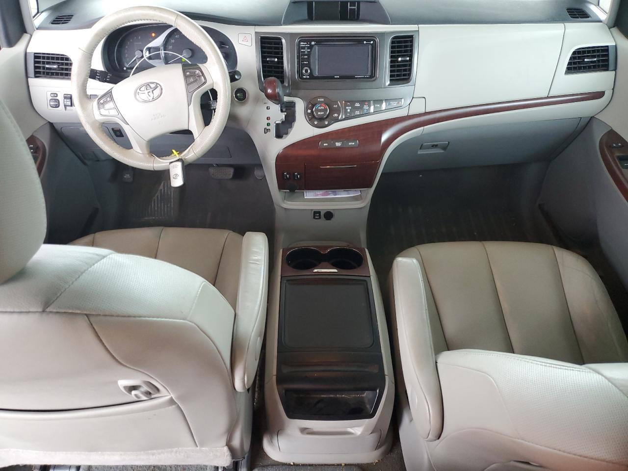 2013 Toyota Sienna Xle VIN: 5TDYK3DC9DS377383 Lot: 85165895