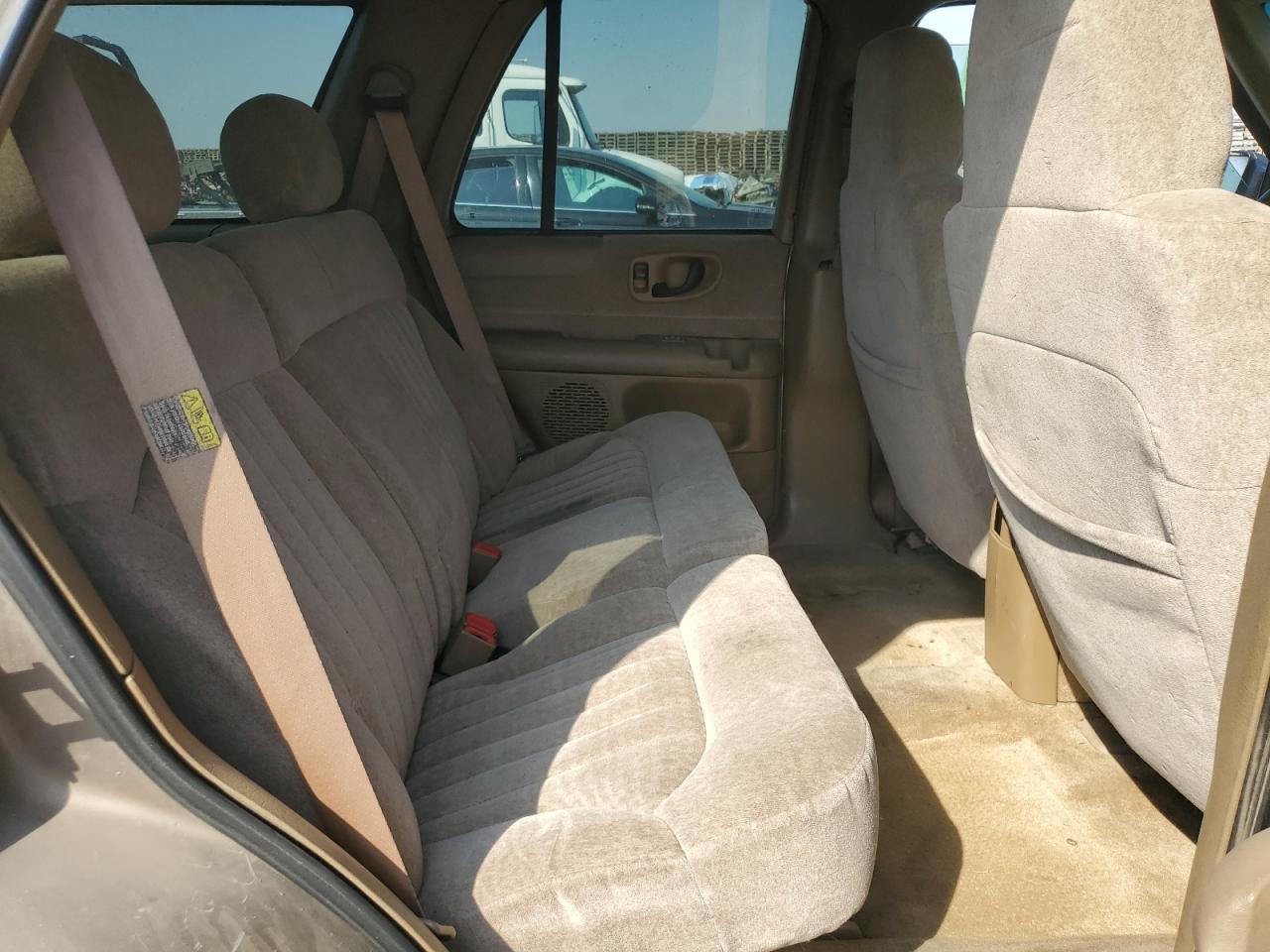 2002 Chevrolet Blazer VIN: 1GNCS13W42K158367 Lot: 87304365