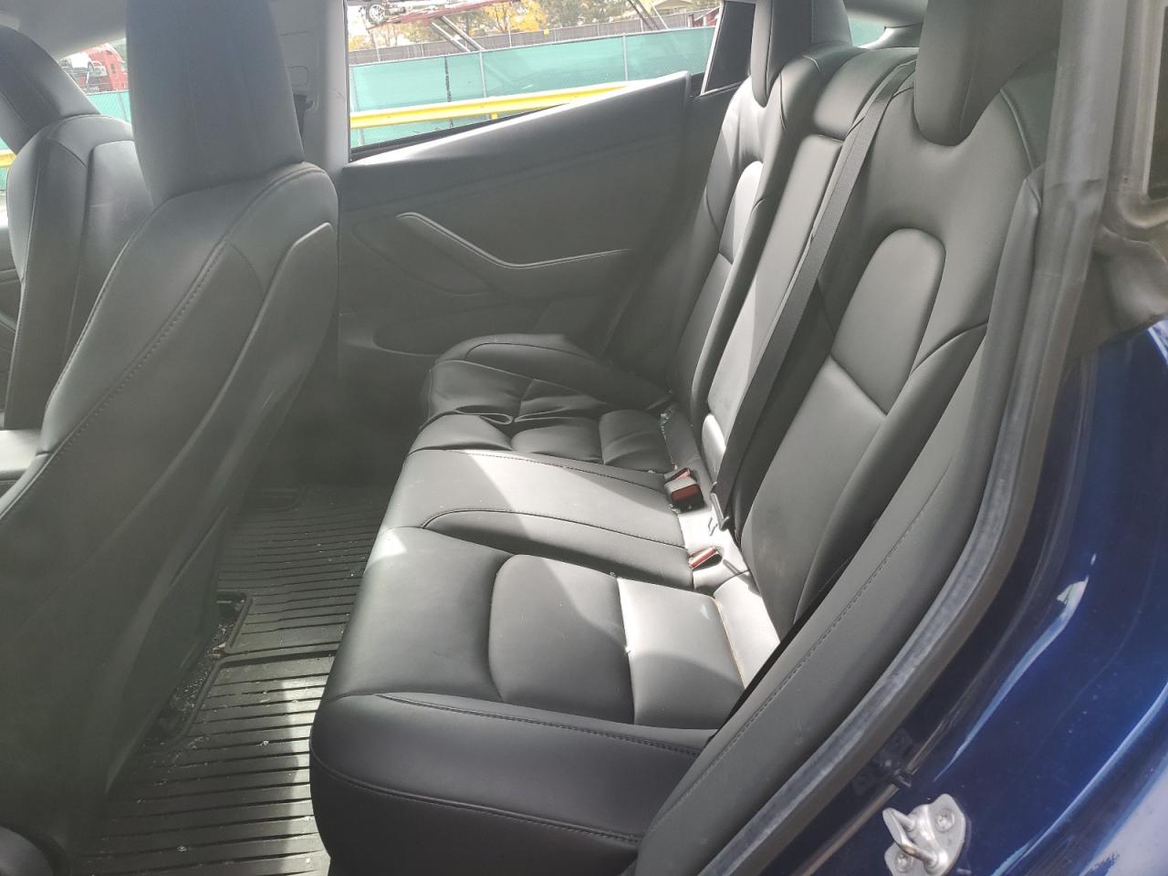 2019 Tesla Model 3 VIN: 5YJ3E1EB8KF433066 Lot: 82715095