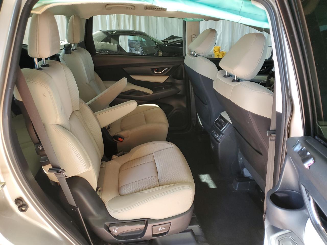 2020 Subaru Ascent Premium VIN: 4S4WMAHD8L3431924 Lot: 82004215