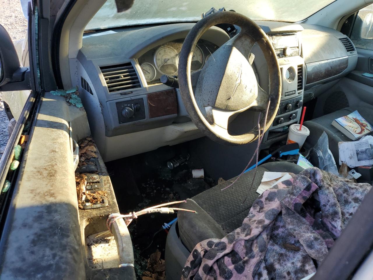 2010 Chrysler Town & Country Lx VIN: 2A4RR4DE0AR137175 Lot: 84613765