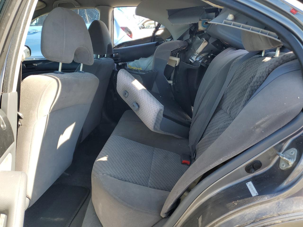 2005 Honda Civic Dx Vp VIN: 1HGES16345L010979 Lot: 82265655