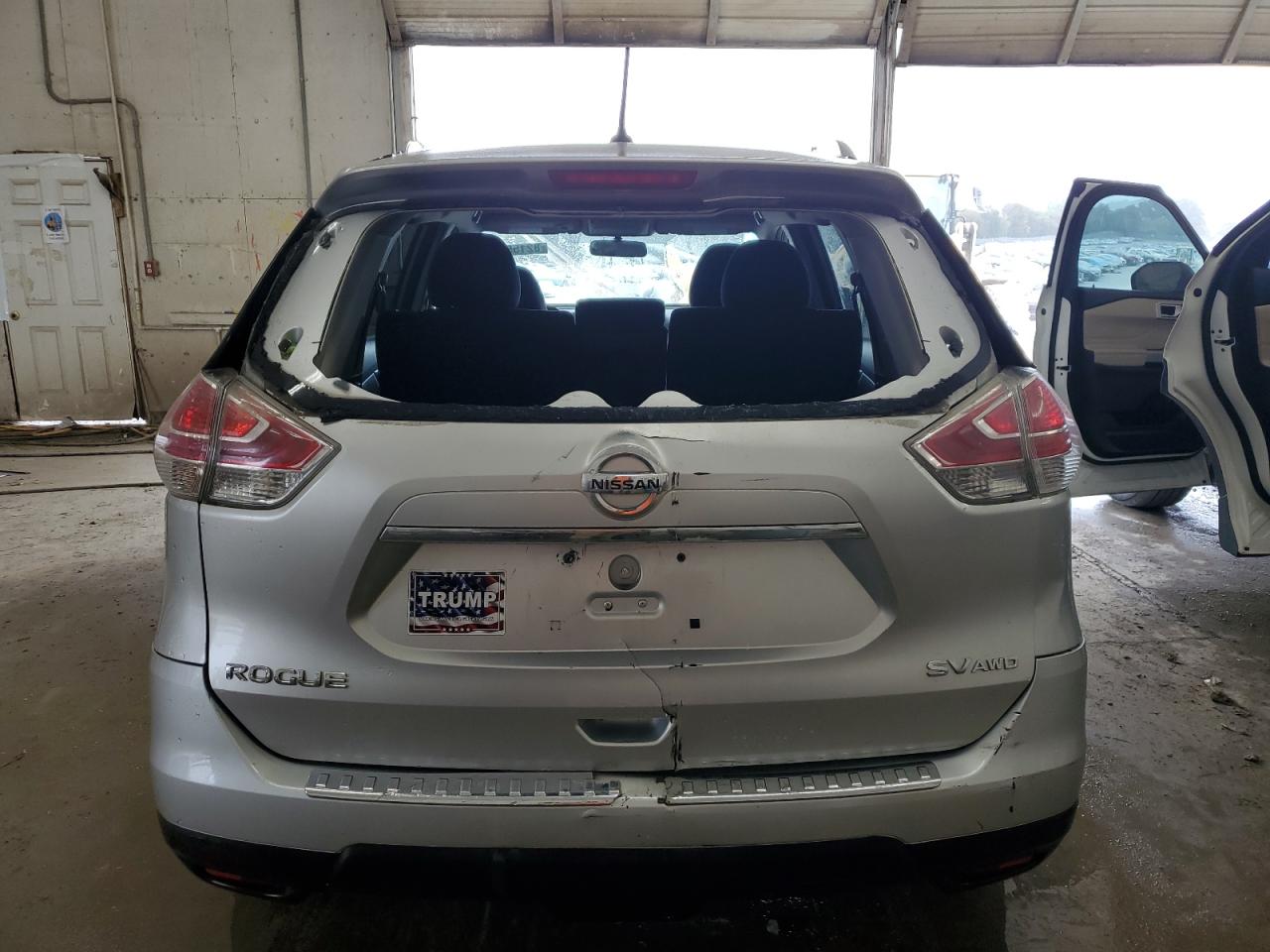 2015 Nissan Rogue S VIN: KNMAT2MV2FP569560 Lot: 82155095