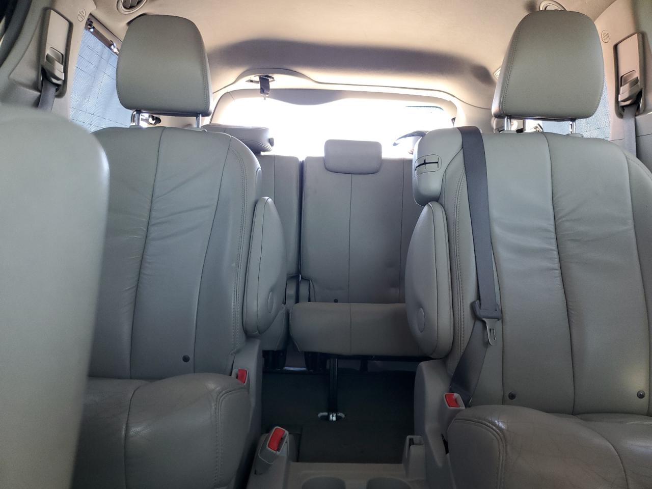 2011 Toyota Sienna Xle VIN: 5TDYK3DC8BS174661 Lot: 84907795