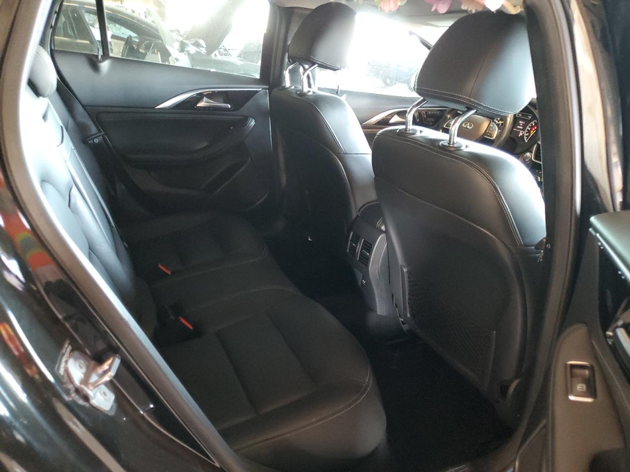 2018 Infiniti Qx30 Pure VIN: SJKCH5CP7JA002915 Lot: 82262015