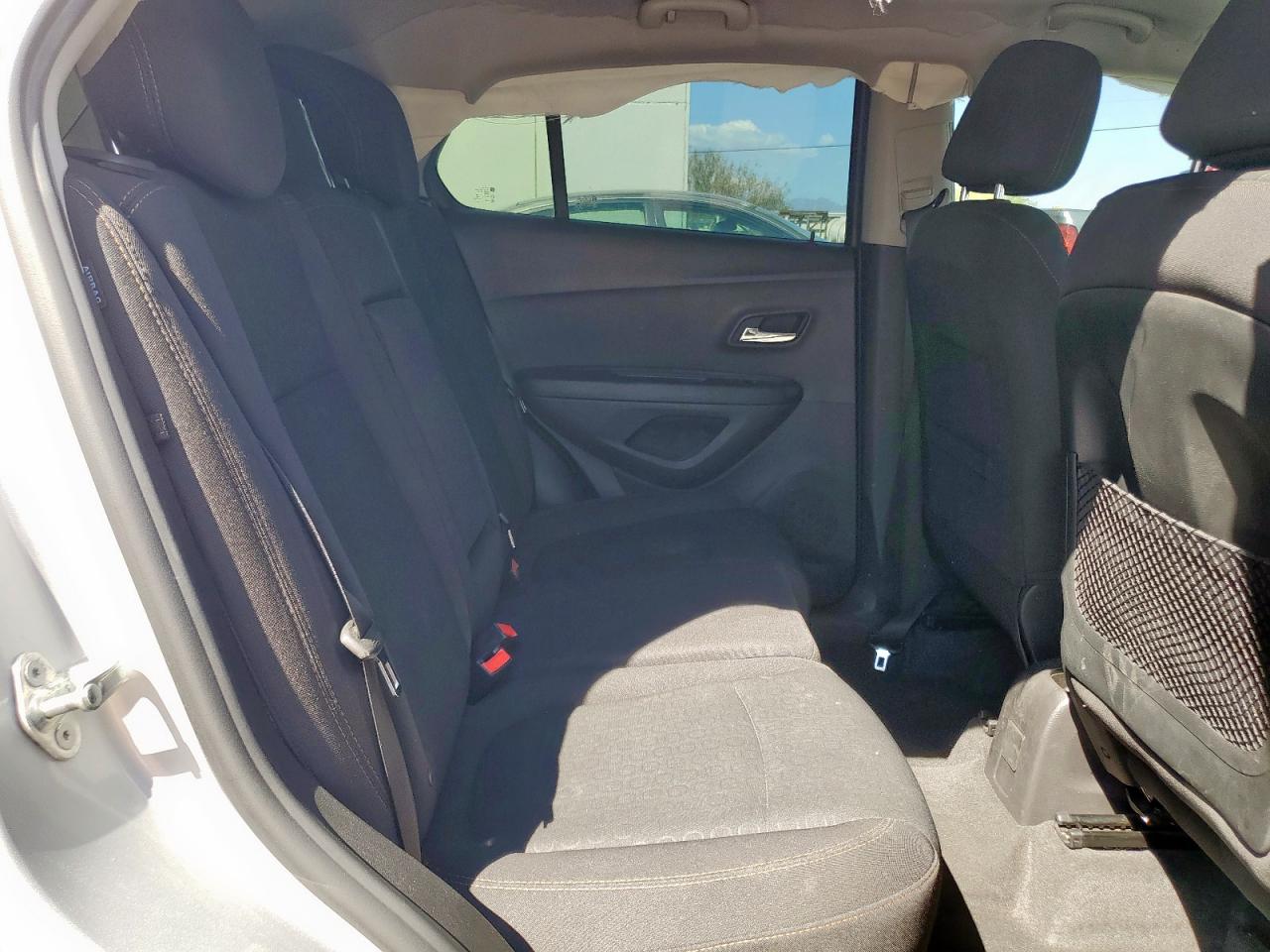 2018 Chevrolet Trax Ls VIN: 3GNCJKSB1JL237743 Lot: 81329025