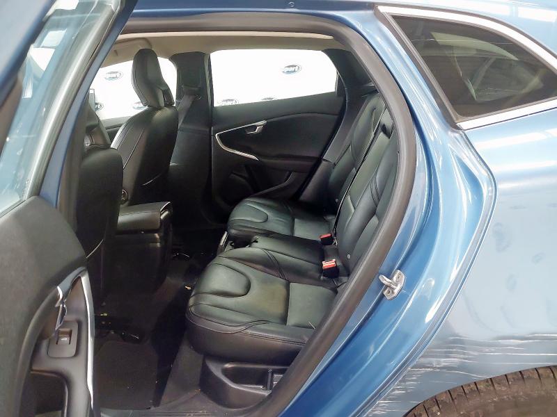 2015 VOLVO V40 SE LUX NAV D2 AUTO 