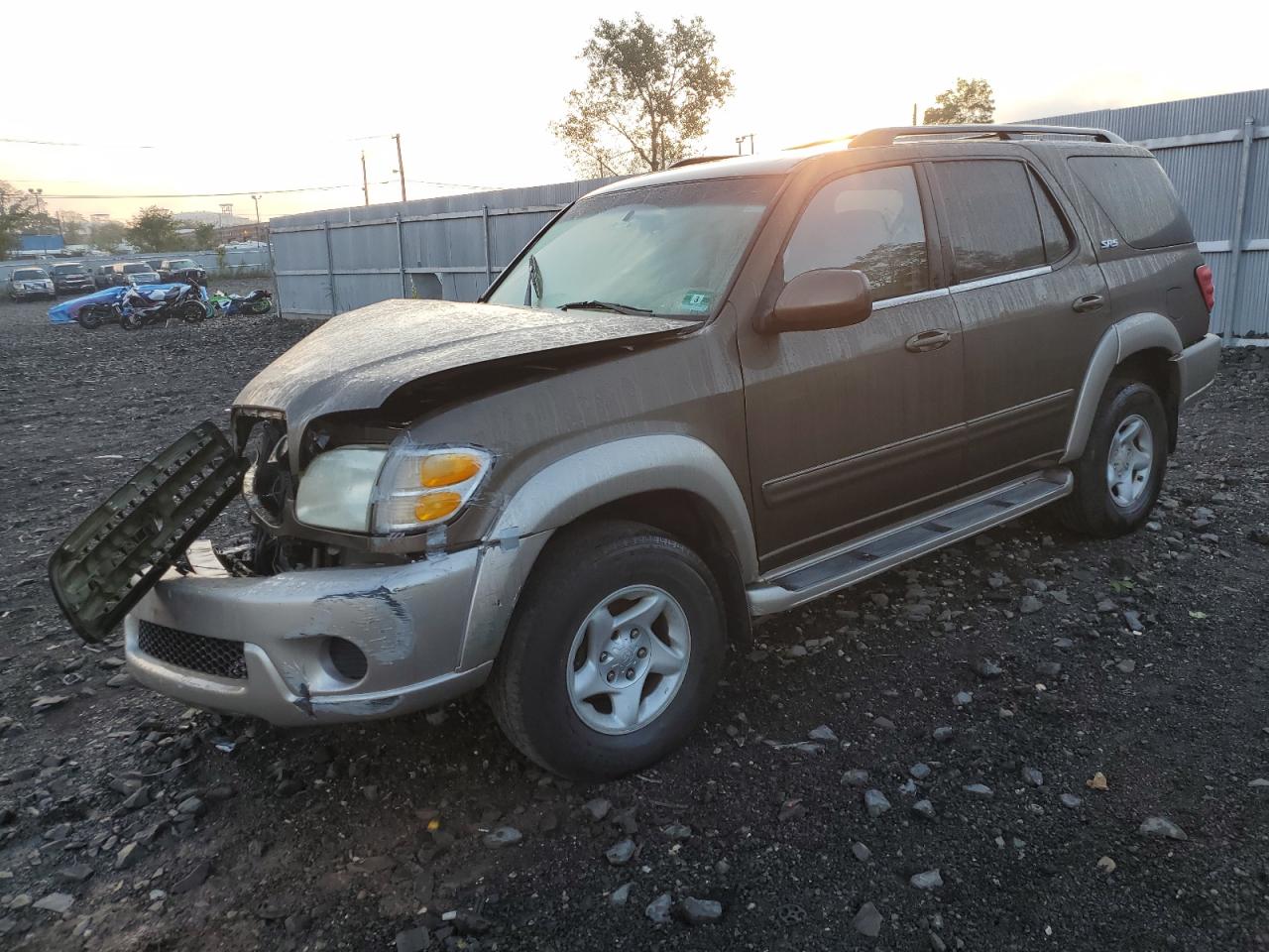 TOYOTA SEQUOIA 2001. Lot# 89553715. VIN 5TDBT44A71S024871. Photo 1