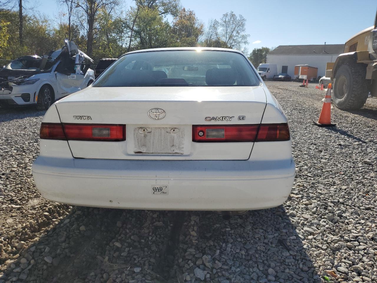 1998 Toyota Camry Ce VIN: 4T1BG22K7WU266143 Lot: 85887645