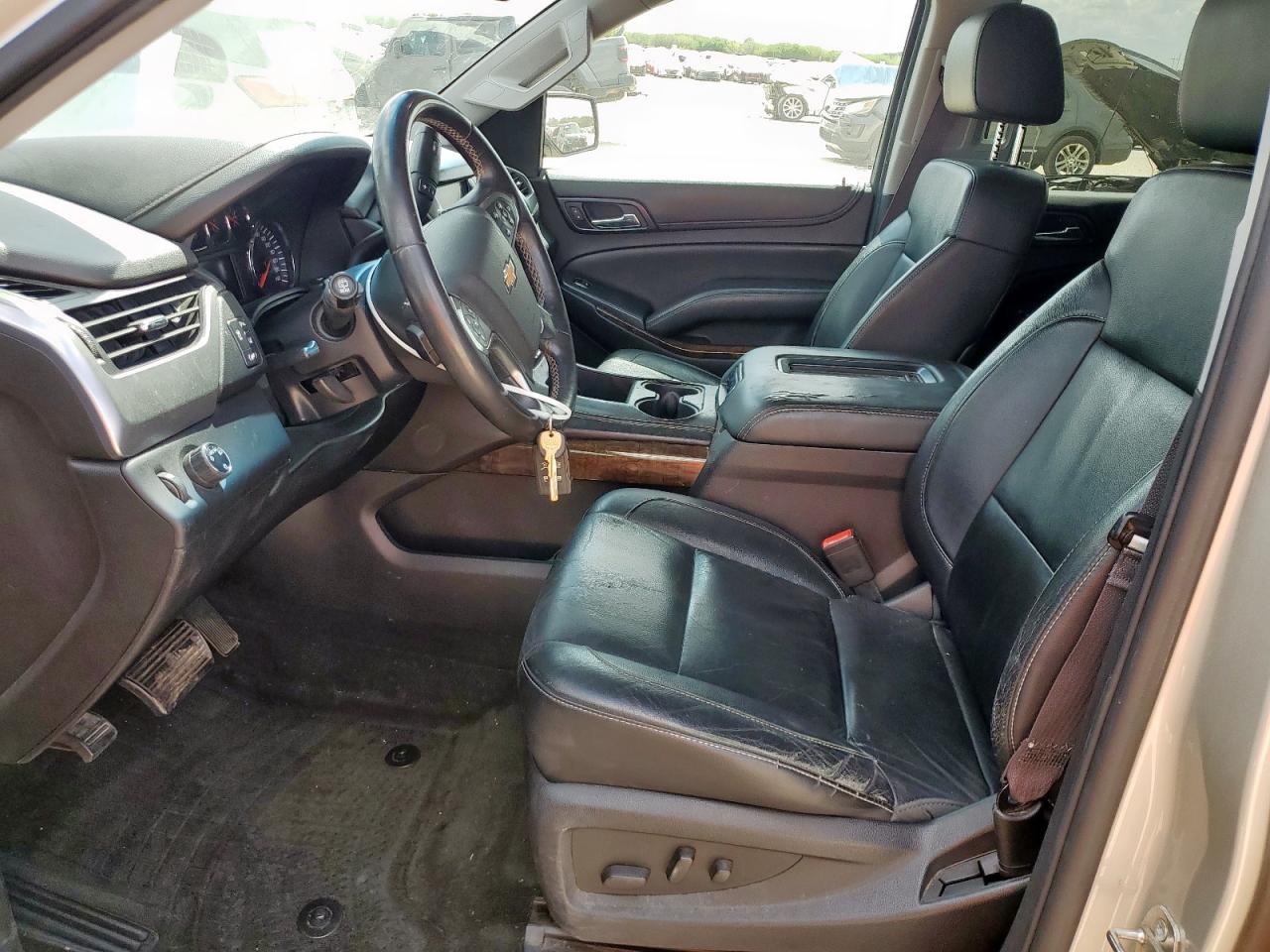 2015 Chevrolet Suburban C1500 Lt VIN: 1GNSCJKCXFR297559 Lot: 82297545