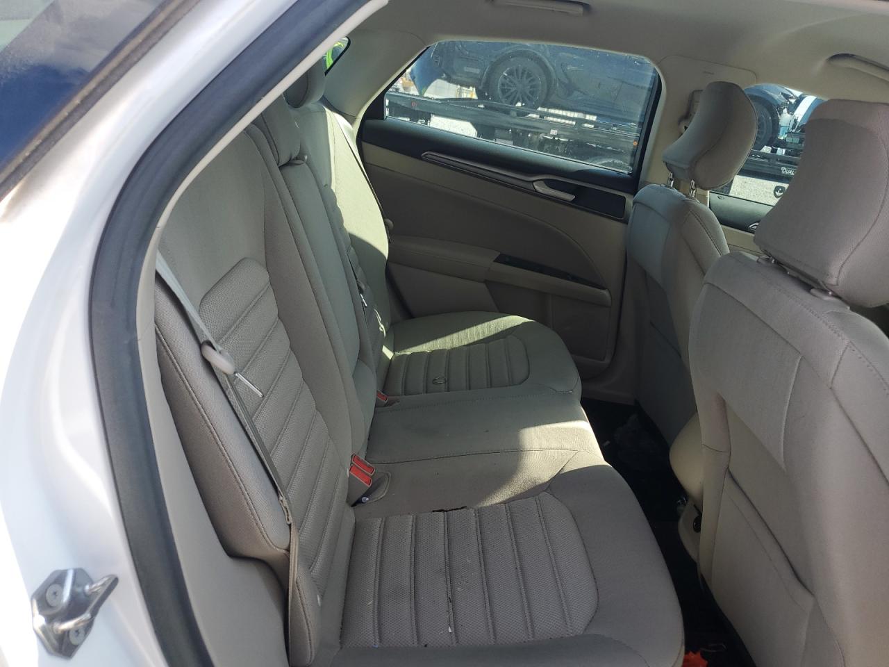 2017 Ford Fusion Se VIN: 3FA6P0HD4HR371774 Lot: 84402275