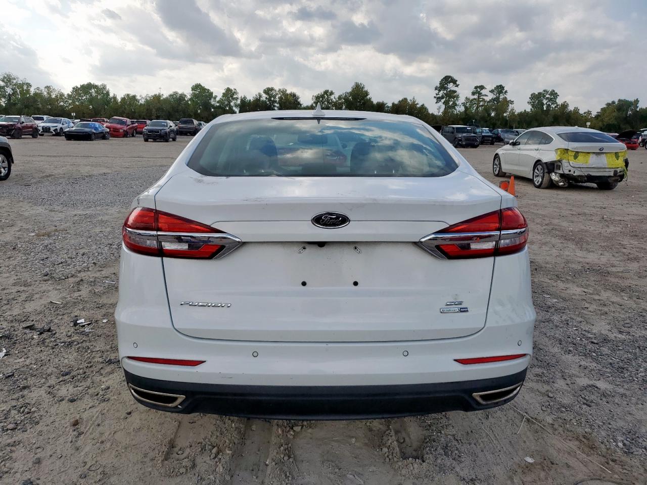 2020 Ford Fusion Se VIN: 3FA6P0T99LR172375 Lot: 89670285