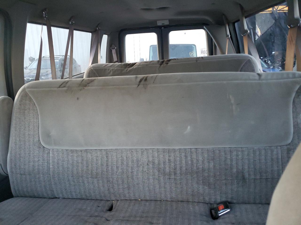 1998 Ford Econoline E350 Super Duty VIN: 1FBSS31S5WHB70678 Lot: 90042505