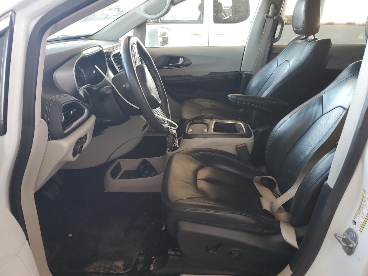 2022 Chrysler Pacifica Hybrid Touring L VIN: 2C4RC1L71NR147874 Lot: 81239205