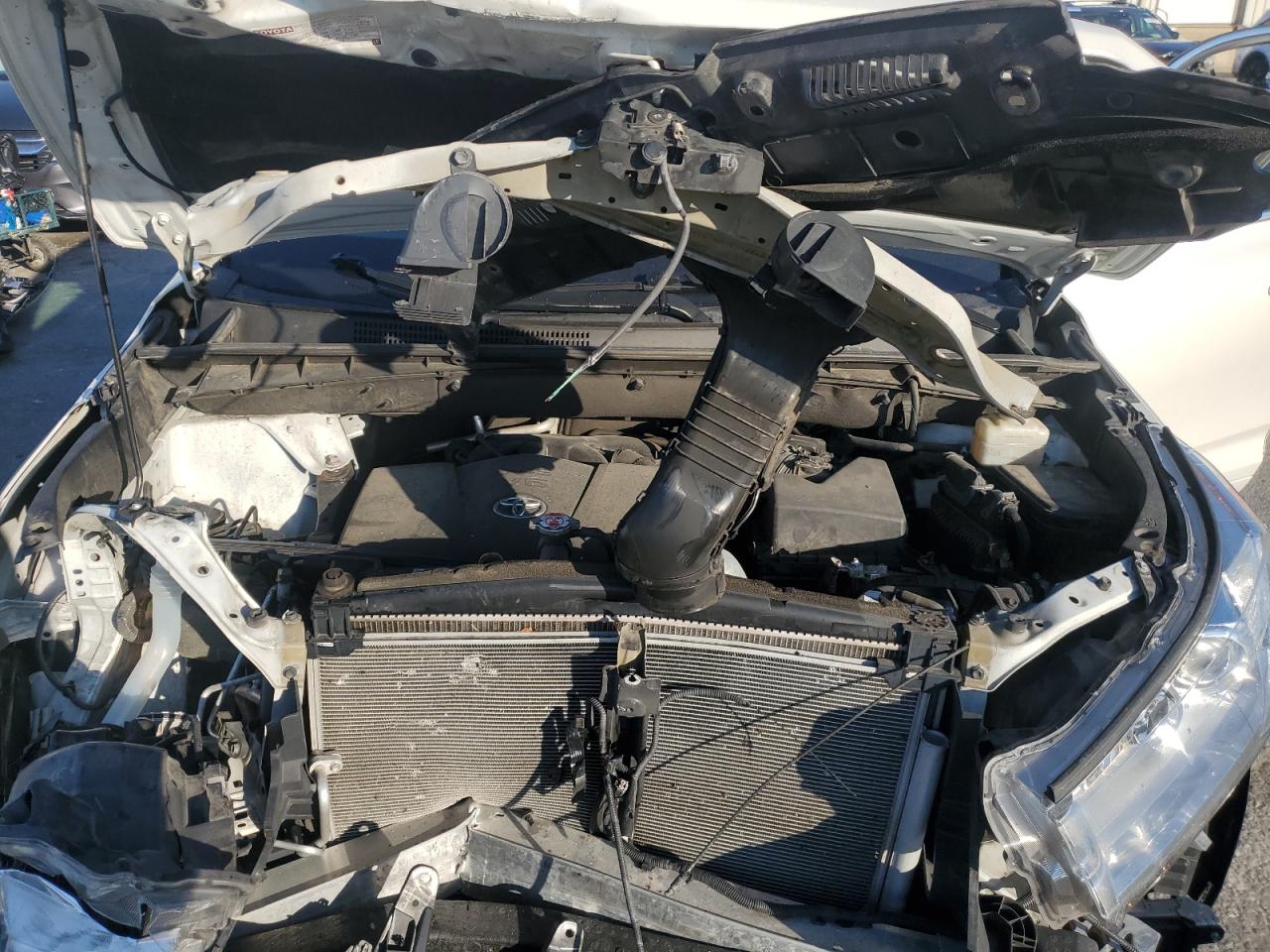 2018 Toyota Highlander Se VIN: 5TDJZRFH2JS553677 Lot: 81980005