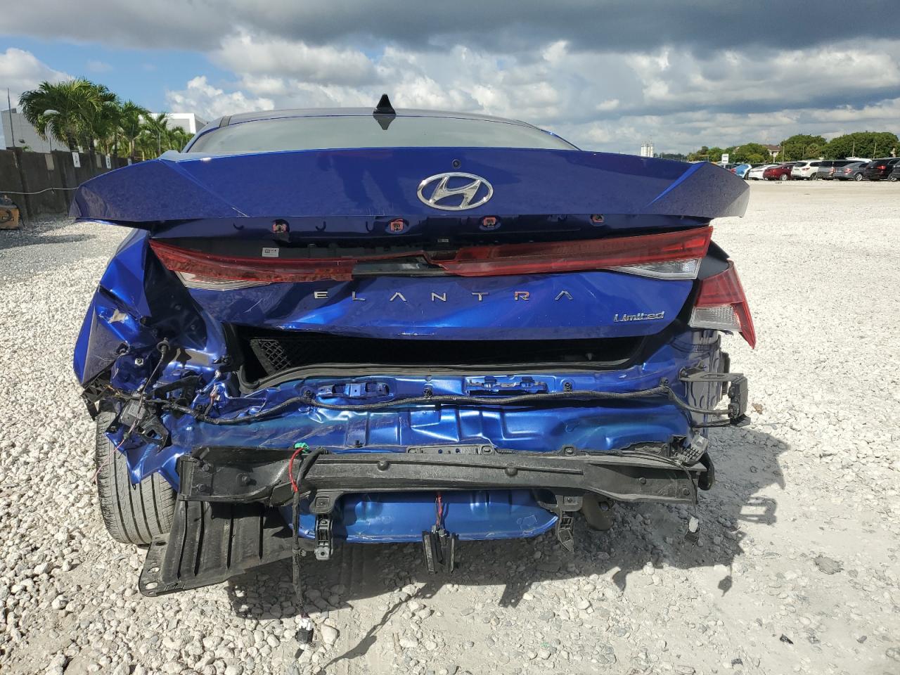 2022 Hyundai Elantra Limited VIN: KMHLP4AG4NU330523 Lot: 82665825