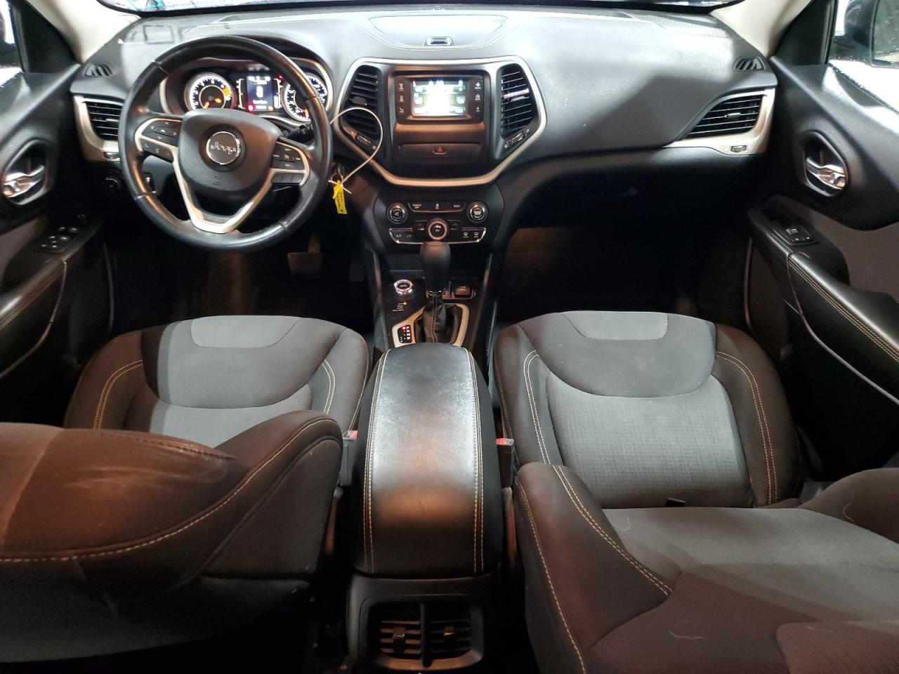 2017 Jeep Cherokee Latitude VIN: 1C4PJMCB6HW520230 Lot: 86224025