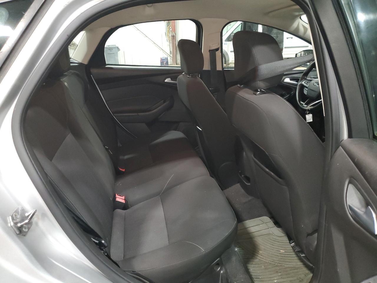 2015 Ford Focus Se VIN: 1FADP3K21FL319577 Lot: 85836025