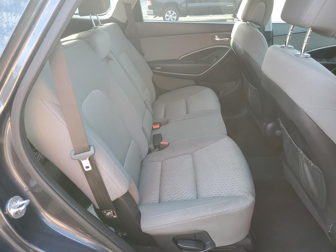 2017 Hyundai Santa Fe Se VIN: KM8SMDHFXHU221540 Lot: 85174315